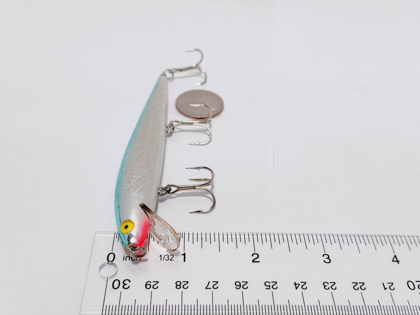 Vintage Rebel minnow floating lure 4.5" F2003s Blue Silver